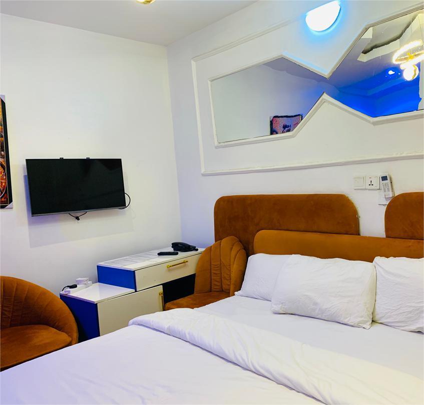 Executive Deluxe J10